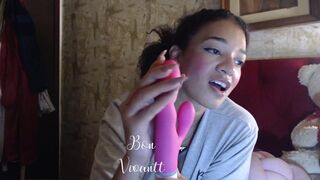 Ebony MILF slut fingers her holes with long nails - 10 image