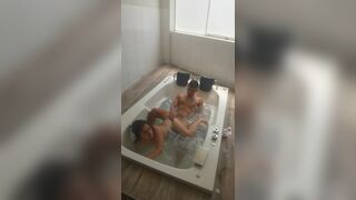 My stepmother wanted to give me a bath, and she got a big surprise with my fingers - 12 image