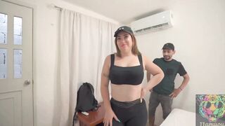 No te vayas a venir adentro! Me cogo a la esposa de mi mejor amigo!!