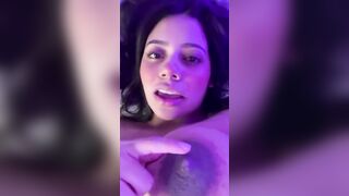 Necesito esas grandes manos papi - CLOSE UP-  vamos a exprimir mis grandes tetas - 7 image