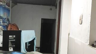 Latina with a chubby frame gets a surprise from a stranger - Surprise Boyfriend Reveal!