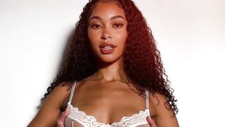 Latina bombshell Daniela LATINA shows off her stunning curves in a hot 3D outfit