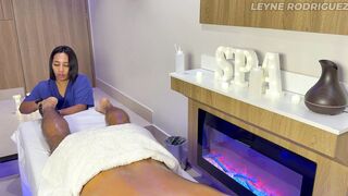 Latina Leyne Rodriguez oils up and gives a steamy massage, quick finish - 7 image