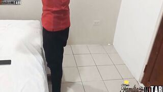 Hermosa madrastr se folla asu hijastro cuando se masturba