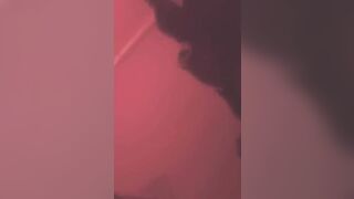 Colombiana enfadada gritona