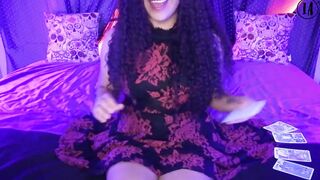 JOI en español | Te leo las cartas y te doy instrucciones para sacar todo |  Capitulo 1 Especial noche de brujas| Agatha Dolly