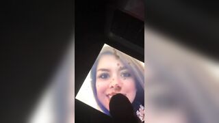 Sexy Latin Babe Receives A Facial Cum Tribute - 13 image