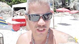 Role com a Musa Mirela Mansur na Praia deixando a galera louca e mais....Completo no Red - 2 image