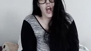 You like my new Glasses? ;)