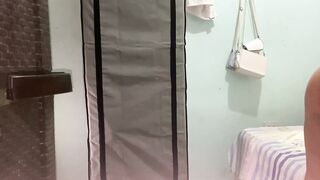 VOLUPTUOUS LADY OILING HER BBW ASS