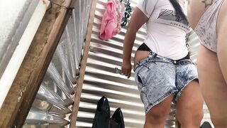 catching women on the beach changing table