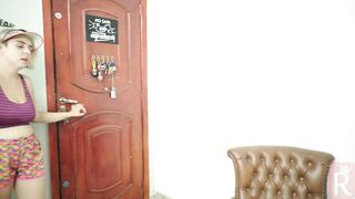 I WENT TO EXERCISE IN THE SQUARE WITH A PLUG, I ARRIVED SWEATY AND MY BOYFRIEND CATCHED ME - 1 image