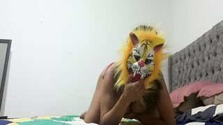 A BEAUTIFUL TIGRESS DOING AN EROTIC DANCE AND A RICH MASTURBATED FOR HER FANS