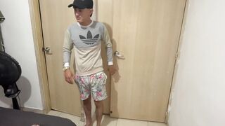 I wait for my stepbrother naked to seduce him and give me a good fuck - 1 image