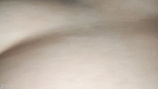 Mi amante madura se toca antes de que se lo meta