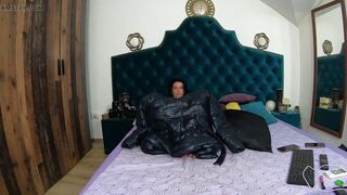 Preview-milfycalla-i Can't Get Enough of Masturbating with This Green Fur Long Jacket 189