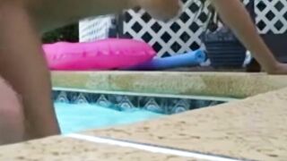 Sexy Fun In The Amateur Pool!