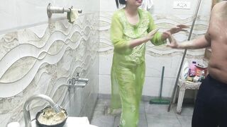 Indian Sutela Bhai saw the stepsister doing the scandal and even after refusing to demand to her