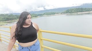 girl is abandoned by her boyfriend has sex with the delivery