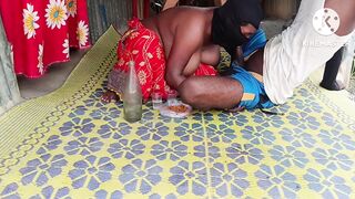 Desi bhabhi sharab pee kar land chusa