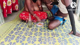 Desi bhabhi sharab pee kar land chusa