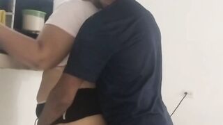 Housewife pays a technician with a good blowjob and a hard and rich fuck while her husband works