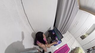 Housewife And Technician With Her Ass While Husband Is Away