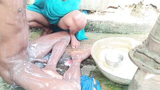 Desi bhabhi ke sath nahaya