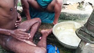 Desi bhabhi ke sath nahaya