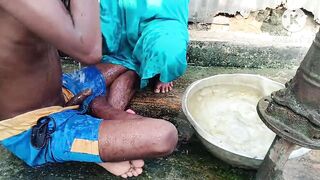 Desi bhabhi ke sath nahaya