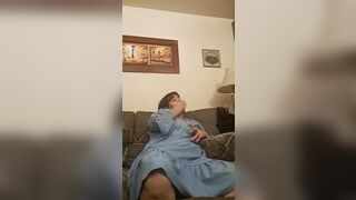 Stepson's friend seduced me for a mature body, and I was more than willing to watch