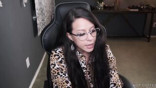 Latina teacher with huge tits forgot to turn off school computer & gets pounded in front of class