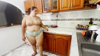 Paolitasexy & Magoculionero1 get down and dirty in the kitchen & get cum in their mouths