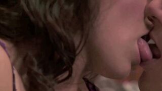 Latina slut with bubble butt takes a cumshot on her face after a wild ride